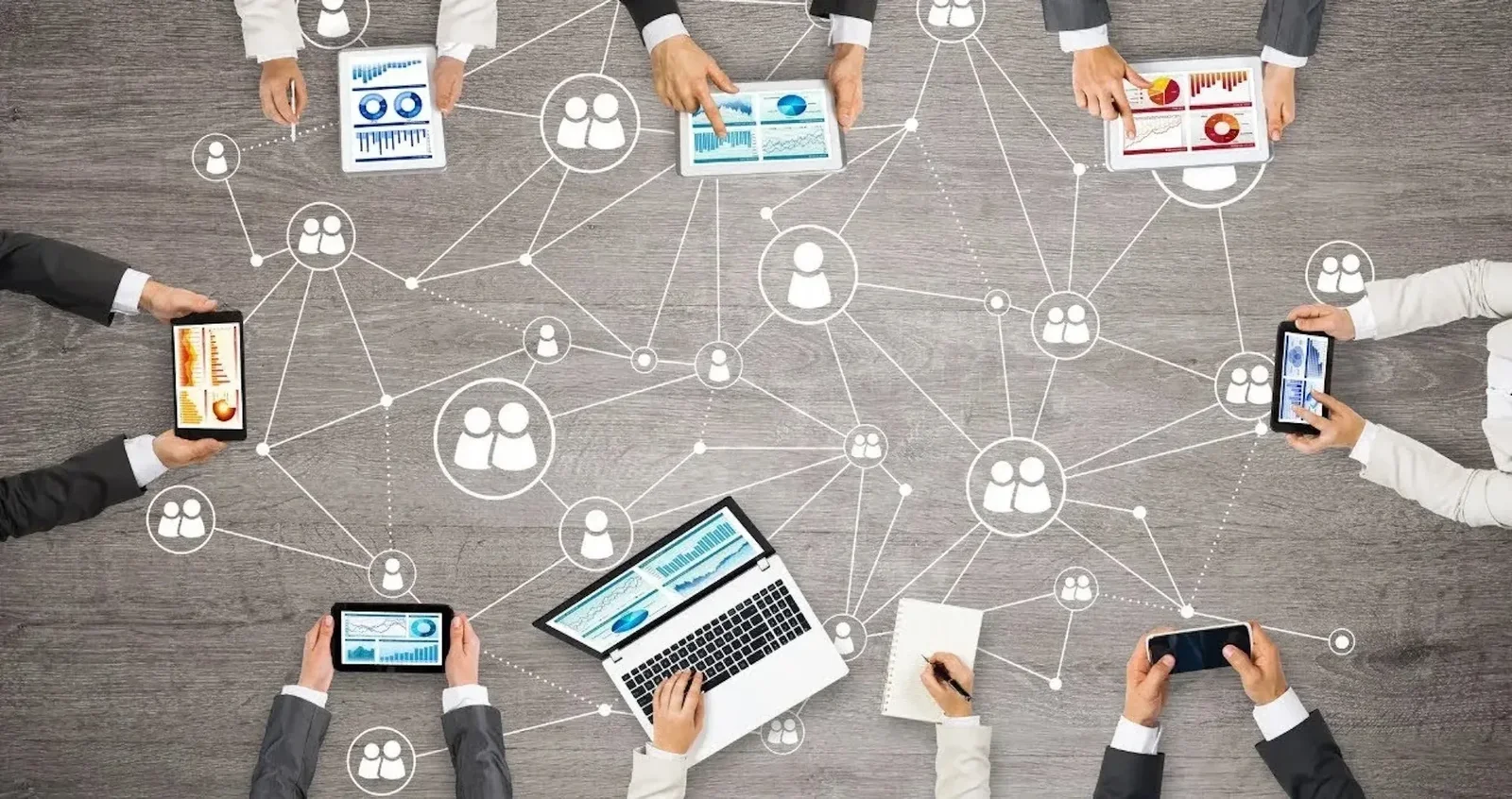 Tailored Models for Seamless Collaboration